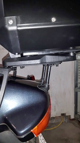 Topkofferhouder Givi E-183 uitvoering BMW R1100RT.jpg