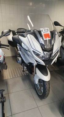 mijn nieuwe motorfiets.jpg