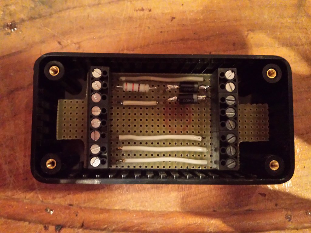 ST1300 3e remlicht contactdoos.jpg