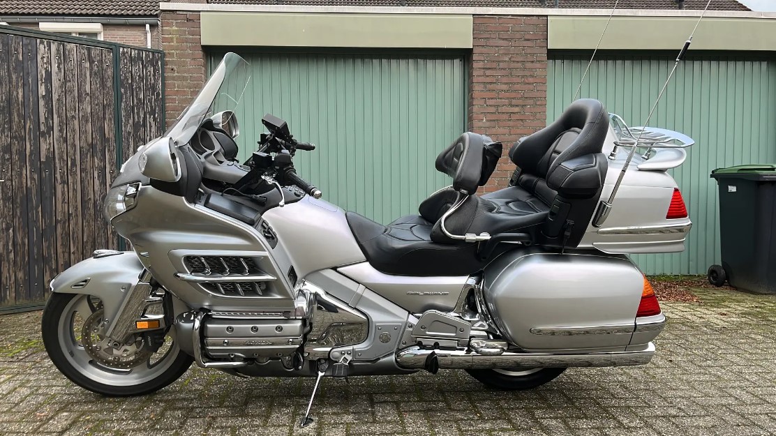 goldwing.jpg